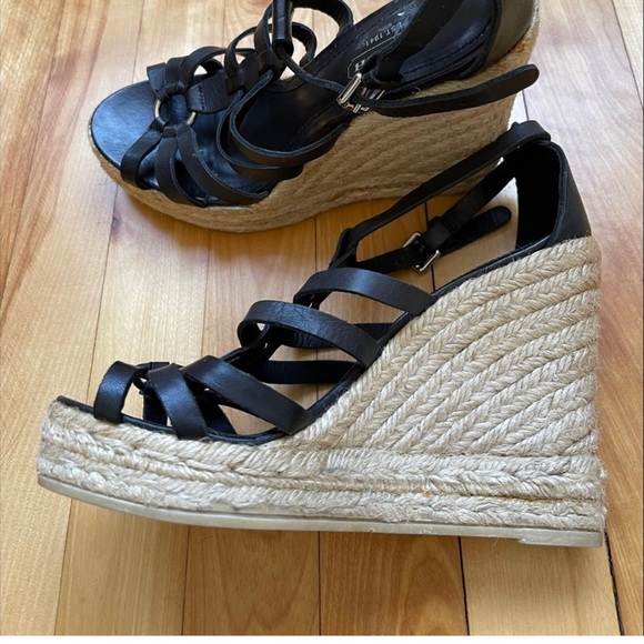 Coach.New. Really comfortable and fashionable! Size - 8 - Picture 6 of 6